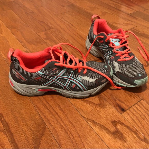 ASICS Shoes - Picture 2 of 6